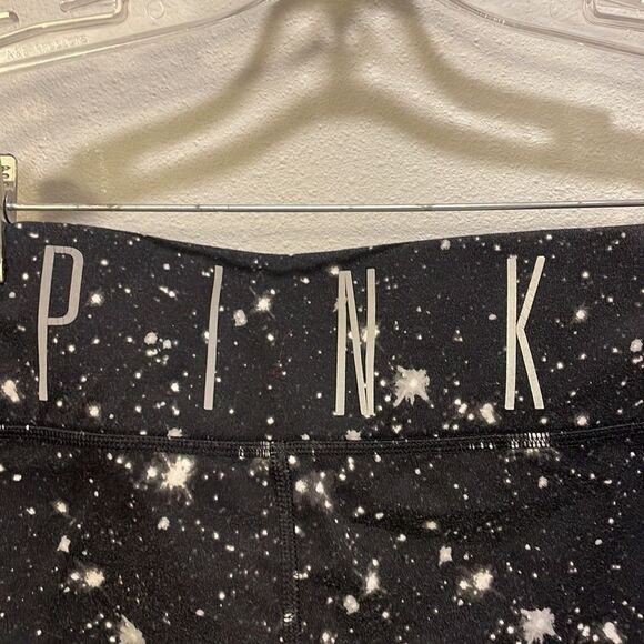 PINK yoga woman black and white splattered leggings - Picture 6 of 8